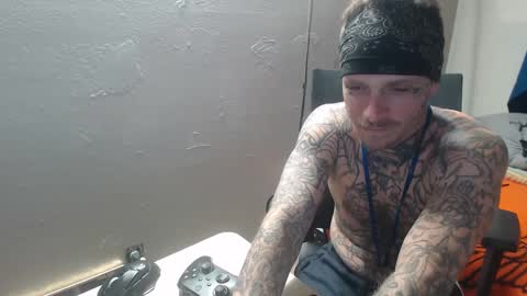 showingitoff online show from 10/08/25, 02:42