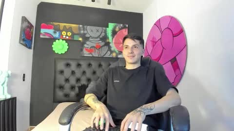 Snapshot of jake_boersma chatting on 10/31/25, 04:02 JAKE BOO online show from 10/31/25, 04:02