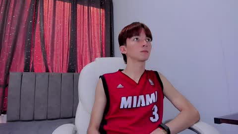 Snapshot of jake_evanss_ chatting on 01/18/25, 01:40 JAKE online show from 01/18/25, 01:40