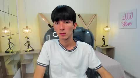 Snapshot of jake_evanss_ chatting on 10/02/25, 04:08 JAKE online show from 10/02/25, 04:08