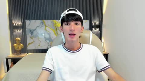 Snapshot of jake_evanss_ chatting on 10/10/25, 08:30 JAKE online show from 10/10/25, 08:30