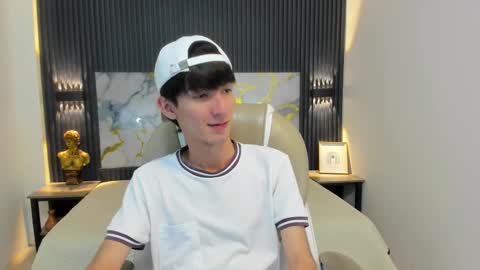 Snapshot of jake_evanss_ chatting on 10/16/25, 09:05 JAKE online show from 10/16/25, 09:05