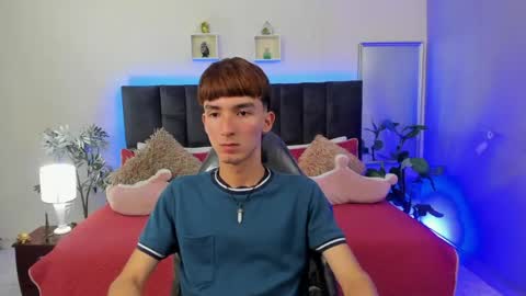 Snapshot of jake_evanss_ chatting on 05/01/26, 02:43 JAKE online show from 05/01/26, 02:43
