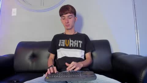 Snapshot of jake_evanss_ chatting on 05/07/26, 03:17 JAKE online show from 05/07/26, 03:17