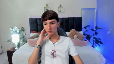 Snapshot of jake_evanss_ chatting on 05/12/26, 01:52 JAKE online show from 05/12/26, 01:52