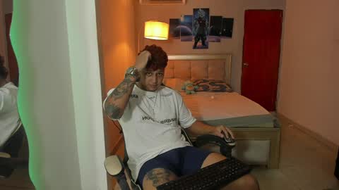 Snapshot of jake_pons chatting on 12/15/24, 02:41 Jake Pons online show from 12/15/24, 02:41