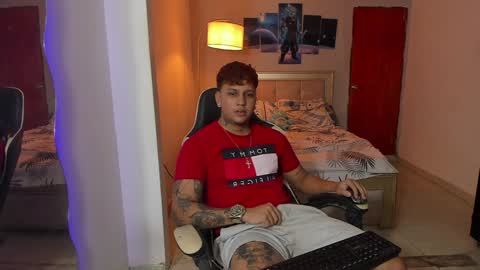 Snapshot of jake_pons chatting on 12/18/24, 01:12 Jake Pons online show from 12/18/24, 01:12