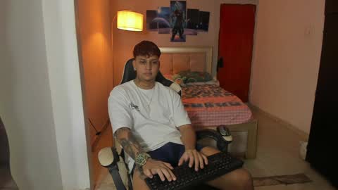 Snapshot of jake_pons chatting on 12/28/24, 01:38 Jake Pons online show from 12/28/24, 01:38