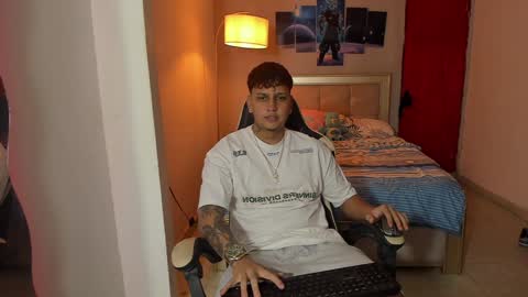 Snapshot of jake_pons chatting on 12/31/24, 02:19 Jake Pons online show from 12/31/24, 02:19