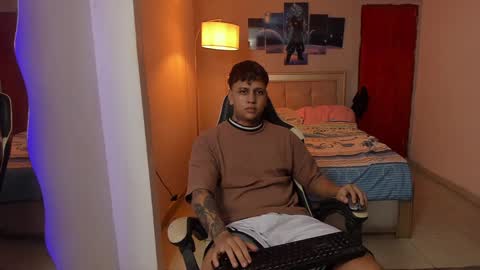 Snapshot of jake_pons chatting on 01/14/25, 01:15 Jake Pons online show from 01/14/25, 01:15