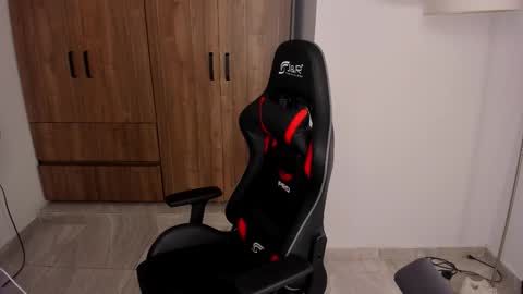 Snapshot of jake_pons chatting on 09/28/25, 02:28 Jake Pons online show from 09/28/25, 02:28