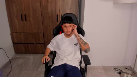 Snapshot of jake_pons chatting on 09/30/25, 10:20 Jake Pons online show from 09/30/25, 10:20