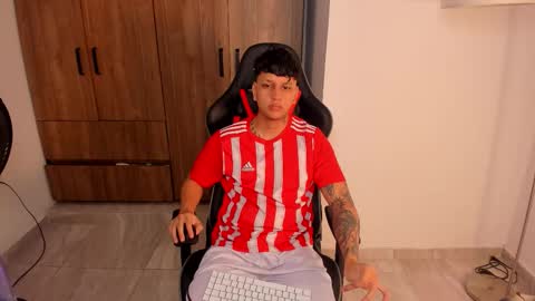 Snapshot of jake_pons chatting on 10/13/25, 02:33 Jake Pons online show from 10/13/25, 02:33