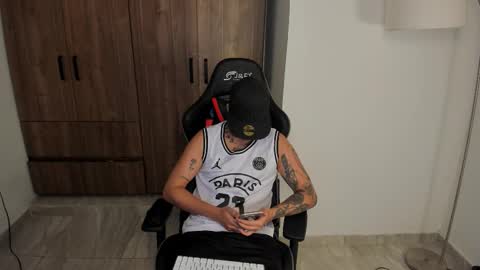 Snapshot of jake_pons chatting on 10/24/25, 07:49 Jake Pons online show from 10/24/25, 07:49