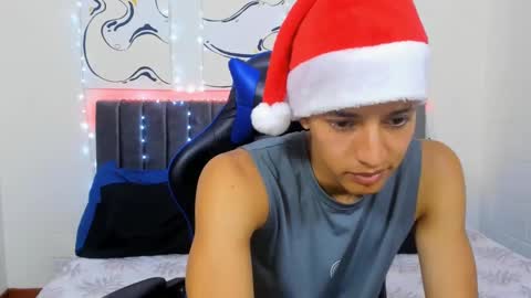 Snapshot of jake_shadow14 chatting on 12/17/24, 09:05 Hi guys im new 3 online show from 12/17/24, 09:05