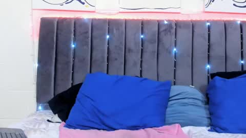 Snapshot of jake_shadow14 chatting on 12/25/24, 12:16 Hi guys im new 3 online show from 12/25/24, 12:16