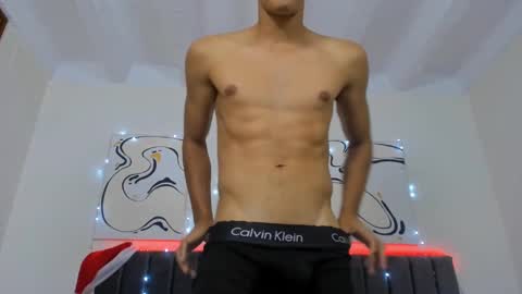 Snapshot of jake_shadow14 chatting on 12/28/24, 12:04 Hi guys im new 3 online show from 12/28/24, 12:04