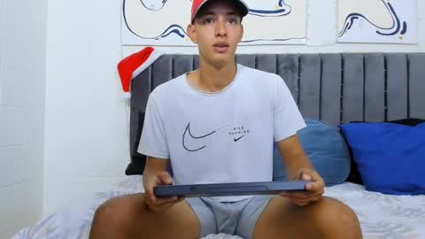 Snapshot of jake_shadow14 chatting on 01/13/25, 11:49 Hi guys im new 3 online show from 01/13/25, 11:49