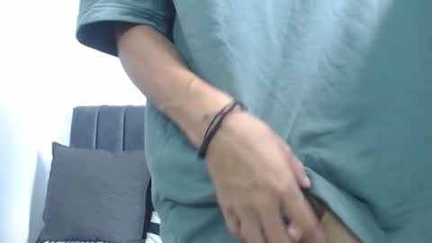 Hi guys im new 3 online show from 01/11/26, 04:56