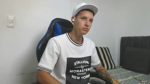 Hi guys im new 3 online show from 07/05/26, 05:42