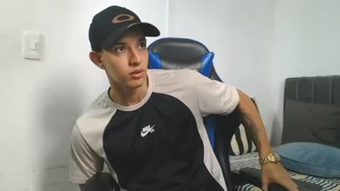 Hi guys im new 3 online show from 07/10/26, 05:48