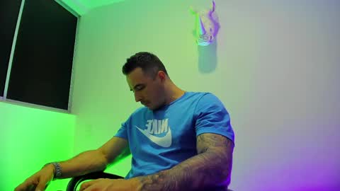 jakestone_1 online show from 04/20/26, 08:21