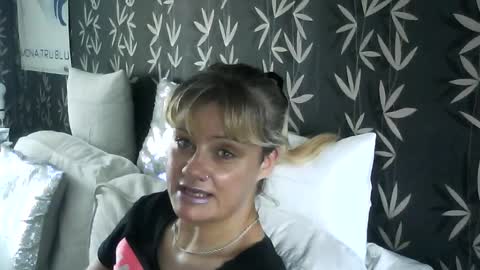 Snapshot of jakkilouise chatting on 07/15/26, 02:22 JAKKI LOUISE pornstar online show from 07/15/26, 02:22