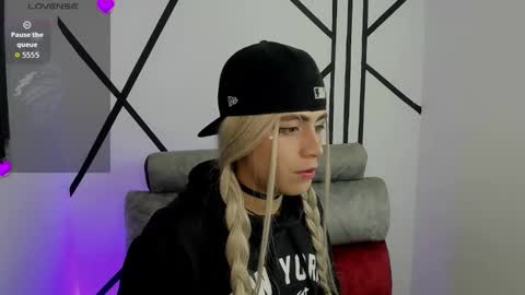 miha adams  online show from 11/14/25, 05:50