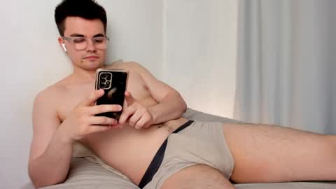 Snapshot of jame_flow chatting on 05/01/26, 12:43 Hey there Im Jame online show from 05/01/26, 12:43