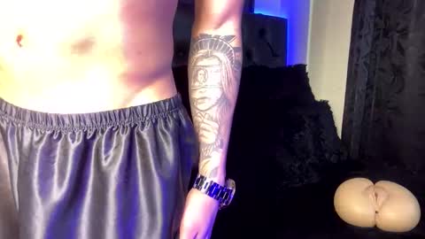 LeonardoInsta LeonardoperezcoPvt open online show from 01/15/25, 05:50