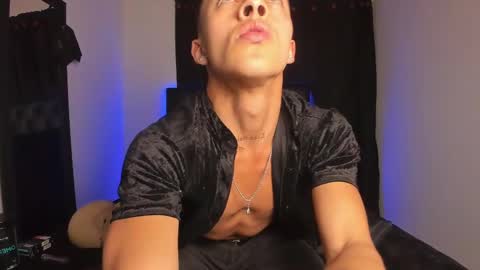 LeonardoInsta LeonardoperezcoPvt open online show from 02/26/25, 02:37