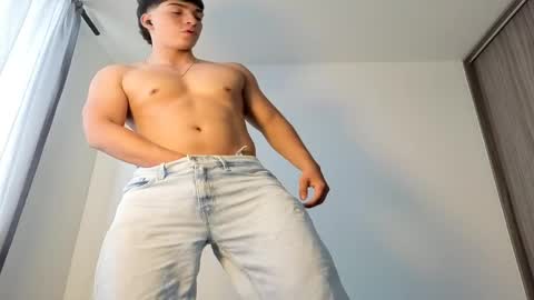james_silva1 online show from 04/27/26, 02:15