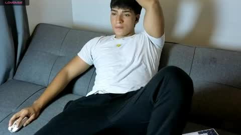 james_silva1 online show from 05/30/26, 11:57