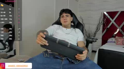 Snapshot of jamesdekker chatting on 10/04/25, 09:35 jamesdekker online show from 10/04/25, 09:35