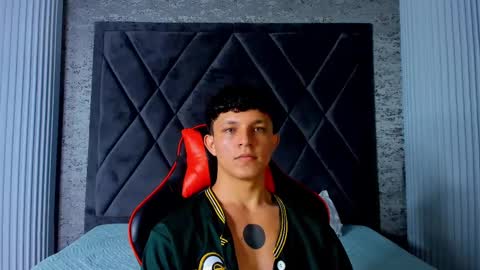 Snapshot of jamesgolden_ chatting on 03/10/25, 09:32 jamesgolden_ online show from 03/10/25, 09:32