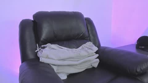 Snapshot of jamesgraay chatting on 03/10/25, 02:39 James Gray online show from 03/10/25, 02:39