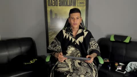 Jamesinked  online show from 12/30/24, 04:31