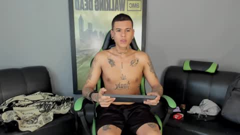 Jamesinked  online show from 01/04/25, 07:02