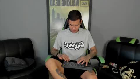 Jamesinked  online show from 01/31/25, 06:36