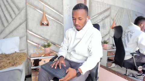 James  online show from 01/10/25, 12:04