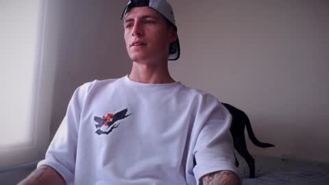 Snapshot of jamesss____ chatting on 12/12/24, 06:10 jamesss____ online show from 12/12/24, 06:10