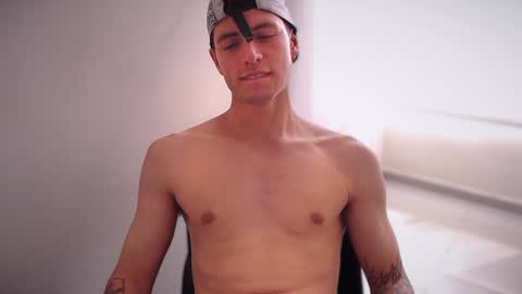 Snapshot of jamesss____ chatting on 01/16/25, 06:48 jamesss____ online show from 01/16/25, 06:48