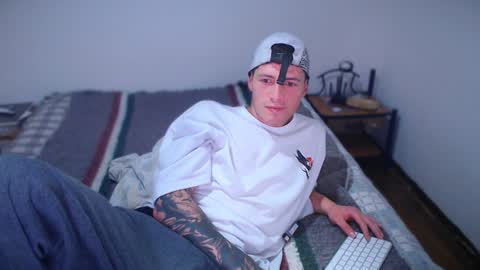 Snapshot of jamesss____ chatting on 02/05/25, 06:04 jamesss____ online show from 02/05/25, 06:04