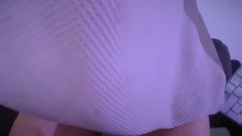 Snapshot of jamesss____ chatting on 02/13/25, 12:24 jamesss____ online show from 02/13/25, 12:24