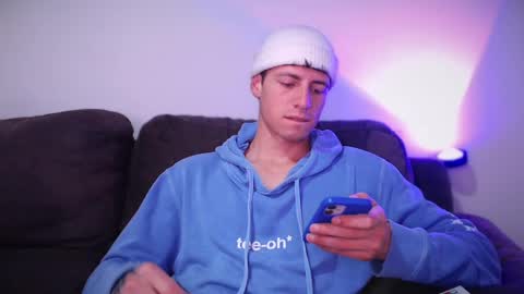 Snapshot of jamesss____ chatting on 02/22/25, 05:57 jamesss____ online show from 02/22/25, 05:57