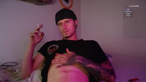 Snapshot of jamesss____ chatting on 10/18/25, 05:21 jamesss____ online show from 10/18/25, 05:21