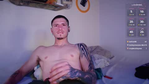 Snapshot of jamesss____ chatting on 10/22/25, 04:40 jamesss____ online show from 10/22/25, 04:40