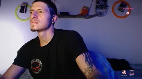Snapshot of jamesss____ chatting on 10/27/25, 01:31 jamesss____ online show from 10/27/25, 01:31