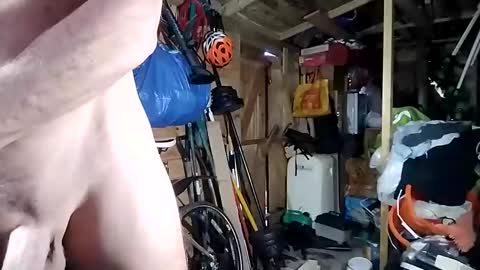 Snapshot of jameswhite4001 chatting on 11/09/25, 01:42 james online show from 11/09/25, 01:42