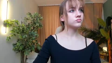 jamie_chung online show from 12/15/25, 05:01